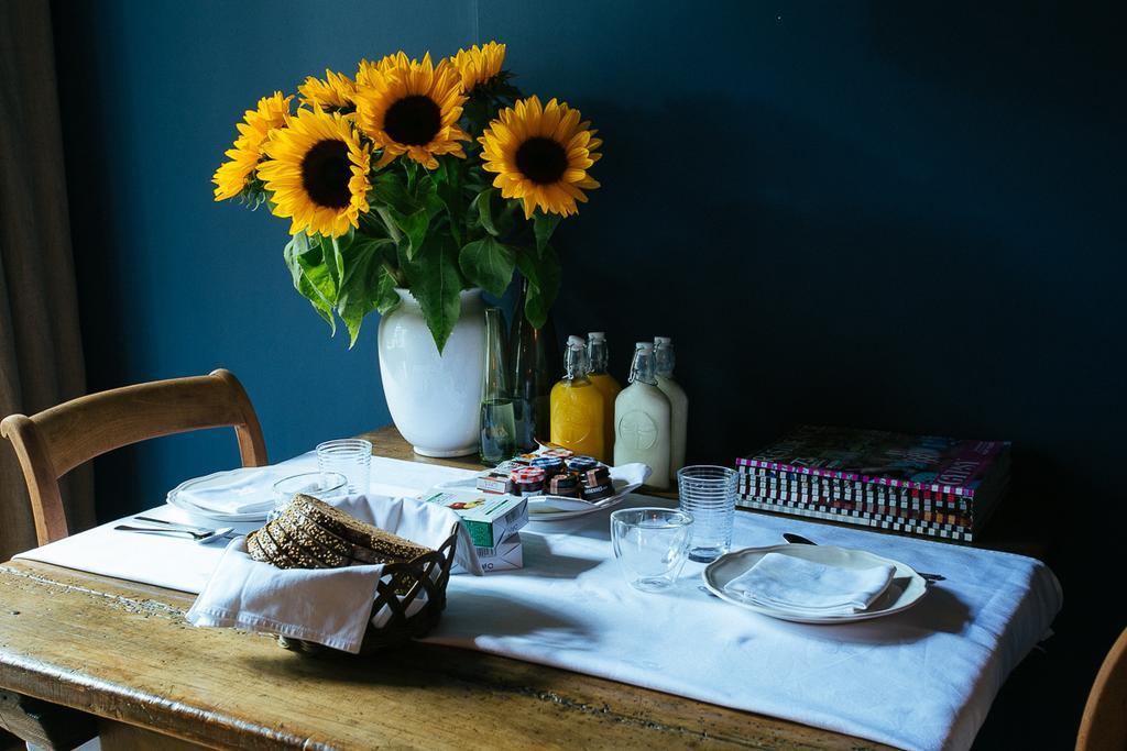 Van Gogh Cottage Нінен Номер фото